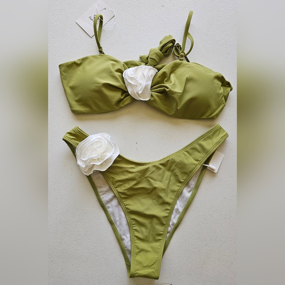 Green Bikini Set with White Floral Accents by Style Nexa Size L
